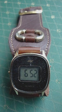 ¨¨¨RARE¨¨ Montre JAZ quartz digitale plaqué or carrée cotés arrondis de 33mm