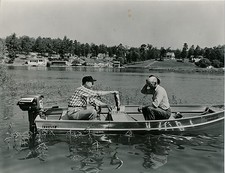Pêche c. 1950 - Bateau Pêcheur Moteur Evinrude USA - GF 378