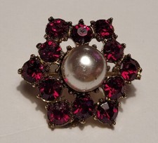 ANCIEN BIJOU BROCHE MARQUÉ DPA CRISTAL BORDEAUX PERLE EN VERRE MÉTAL DORÉ # K33