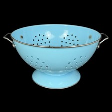 Passoire en métal bleu vintage ancien pour fruits déco cuisine rétro
