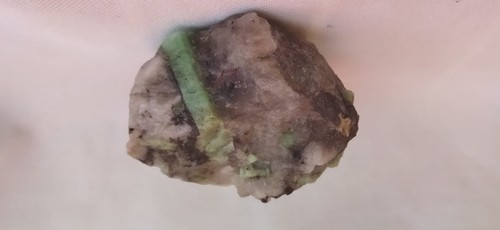 Minerai émeraude naturel - d'émeraude,