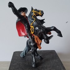  Figurines PVC Bully 1985  - Zorro et Tornado ( manque épée de Zorro)
