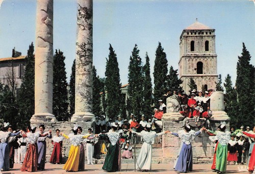Arles fete des costumes - arles,
