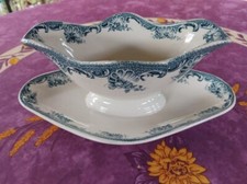 Saucière ancienne Sur Plateau