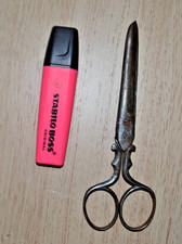 Belle paire de ciseaux anciens