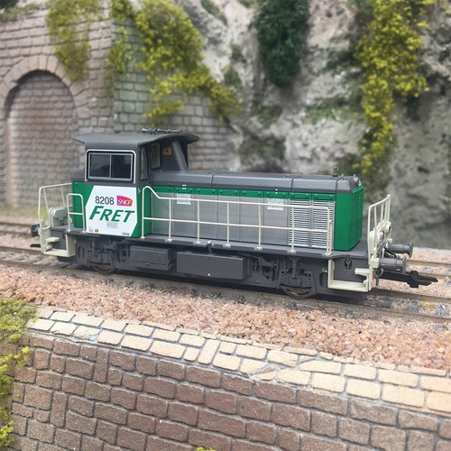 Locomotive diesel 8208 - y,
