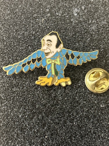 Pin pins - pin's,