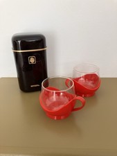 2 tasses a café Melitta Verre Coque Plastique Rouge avec Boîte Nescafé vintage