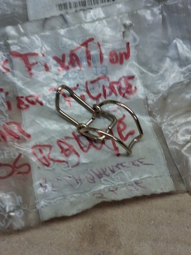 Clips fixation boitier - clips,