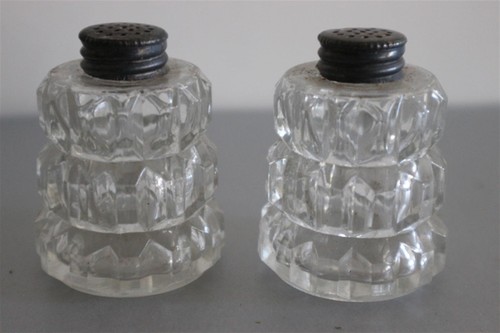 Saliere poivriere en verre - poivriere,