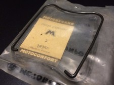 1 CROCHET DE MAINTIEN DE