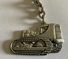 Porte clefs PIGEON FRANCE - AC- Allis Chalmer -Paris Abidjan-Dakar -keychain