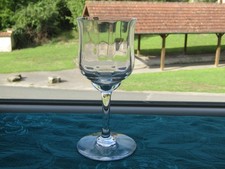 Verre à eau en cristal de baccarat signé du modèle Capri 2 disponibles