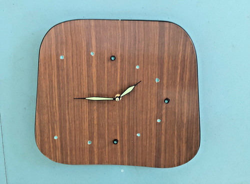 Horloge formica mécanisme