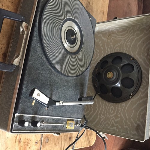 Tourne disque valise - tourne,