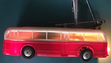 trolley bus HO rouge crème 2