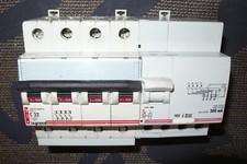 DISJONCTEUR DIFFERENTIEL