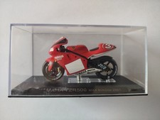 Moto YAMAHA YZR 500 " MAX BIAGGI " 2001 TTBE+++++SUP en boite