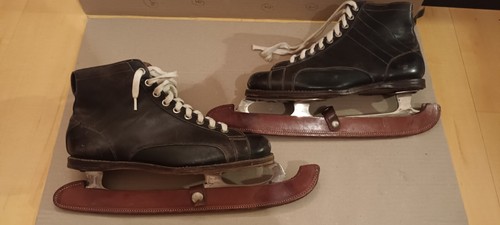 Ancienne paire patins - de,