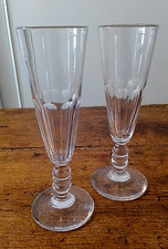 2 FLUTES A CHAMPAGNE EN