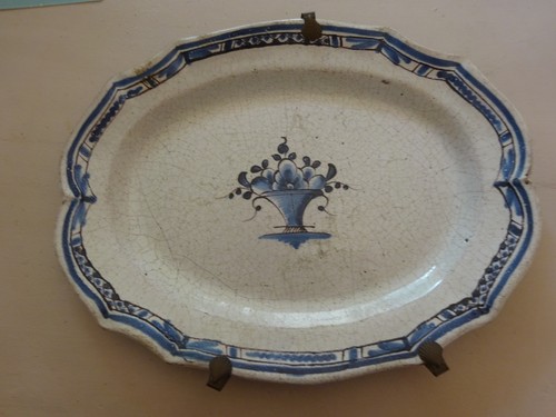 Ancien plat ovale cul - ,