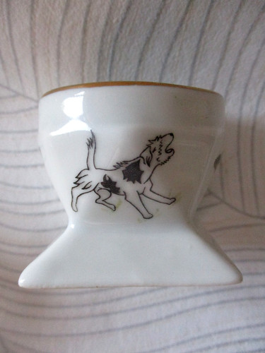 Ancien coquetier sur pied
