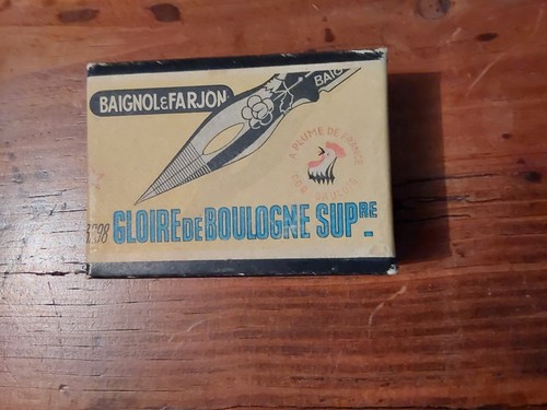 Boîte plumes baignol - boîte,