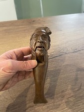 Ancien casse noisette en bois sculpté art populaire