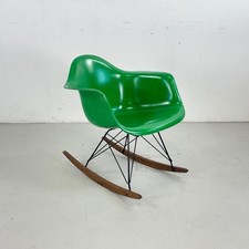 Chaise Berçante Vintage Eames