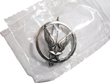 INSIGNE DE BERET ARMEE DE L'AIR / ALAT (SOUS EMBALLAGE D'ORIGINE) DRAGO PARIS