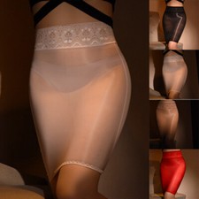 Jupes transparentes moulantes