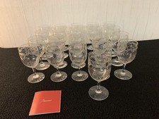 21 verres à vin cuit frise végétale en cristal de Baccarat (prix à la pièce)