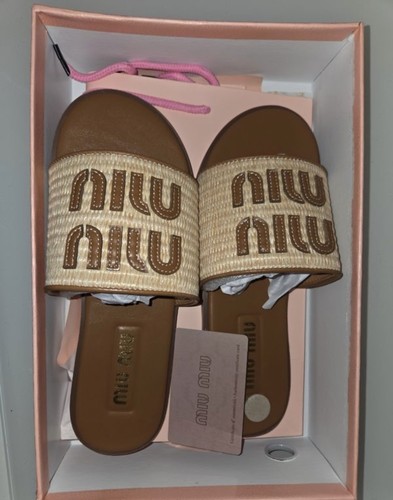 Claquette miu miu beige neuf