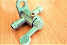 ROBINET D'ESSENCE UNIVERSEL AVEC FIXATION CYCLOS SCOOTERS MOTOS KARTINGS