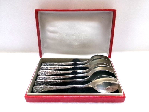Coffret cuillères à - 6,