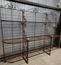 Très importante étagére de boulanger en fer et laiton doré