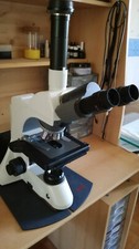 Microscope trinoculaire