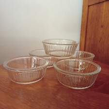 5 ANCIENS RAMEQUINS PYREX