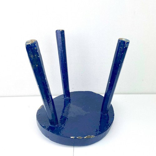 Ancien tabouret tripode de - ,