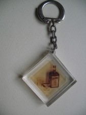 215 - Porte-clés inclusion - Pub Cointreau