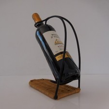 Porte-bouteille fer forgé rotin tressé design XXe 1970 France