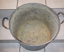 vend un lot de lessiveuse bassine seau en zinc et metal