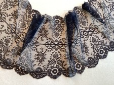Dentelle ancienne de type