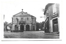 39  BEAUFORT  LA PLACE PRINCIPALE CAFE DU JURA