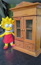 Armoire de poupée en bois de collection très belle