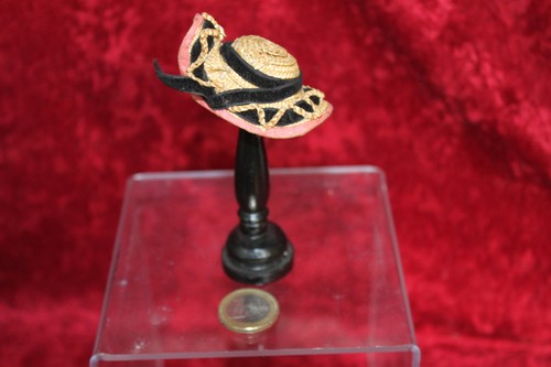 Rare petit chapeau ancien
