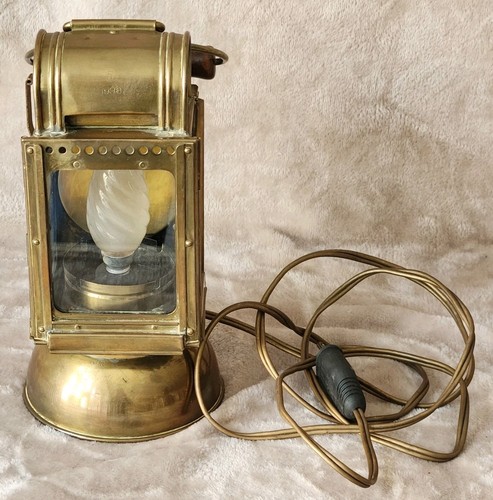 Ancienne lanterne lampe - lanterne,
