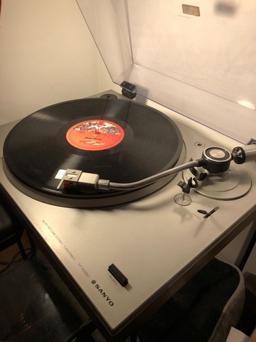 Tourne disque vintage sanyo - tourne,