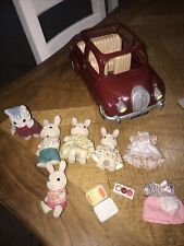 LA VOITURE ROUGE VINTAGE de chez SYLVANIAN FAMILIES Et Famille Lapin