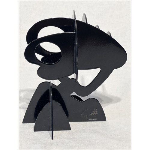 Gilli claude sculpture - claude,